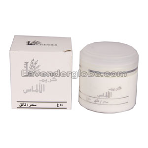 Diamond Cream-Cream to nourish the skin to restore her vitality and recovery